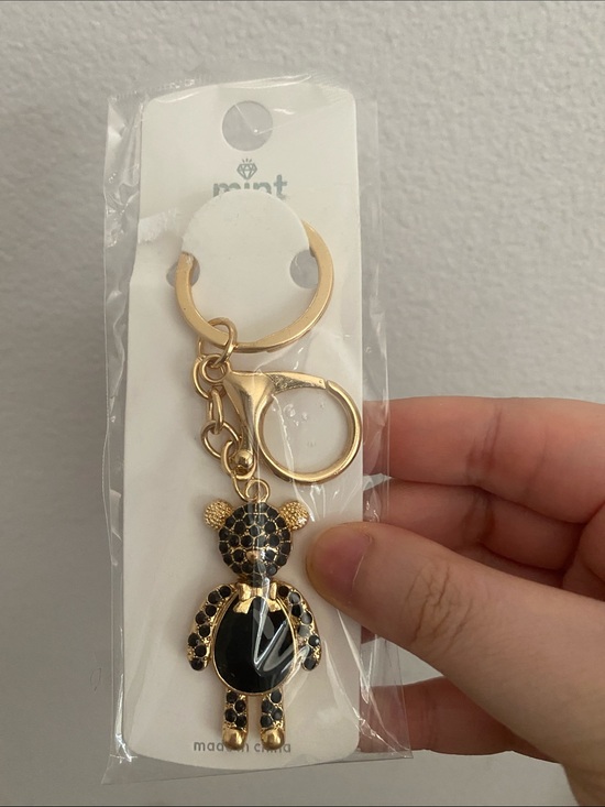 Mint Accessories - Mint Gold-Tone Bear Key & Card Holder with Black Crystals